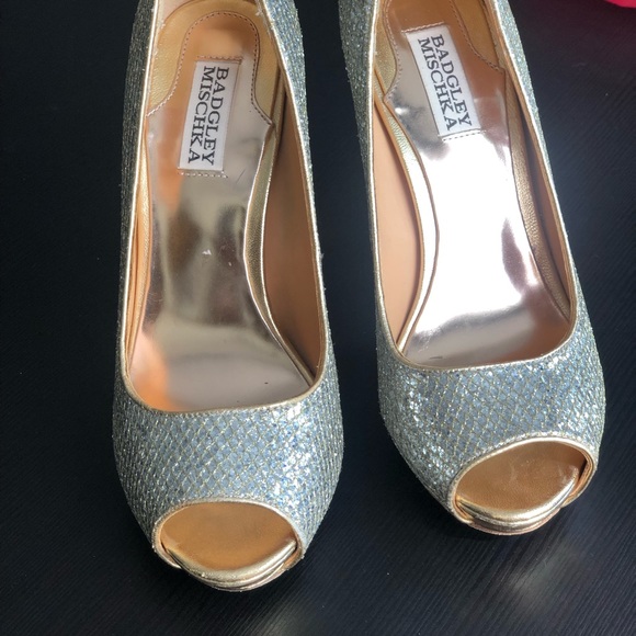Gold Badgley Mischka size 8 - Picture 3 of 3